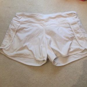 Lulu lemon Hotty Hot shorts ‘4 in